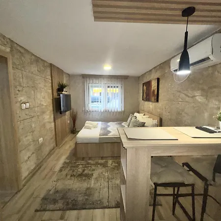 Entire Place In Zemun Belgrade Exterior photo